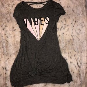 “Vibes” grey tee
